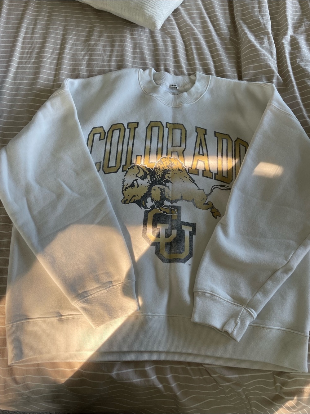 Abercrombie & Fitch White Colorado Graphic Crewneck with Gold Print